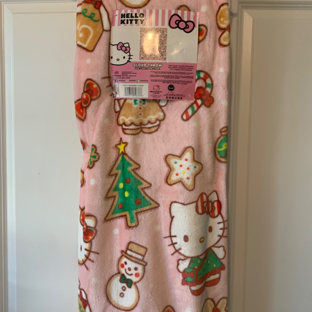 NWT Hello Kitty Christmas Gingerbread Peppermint Cookie Blanket